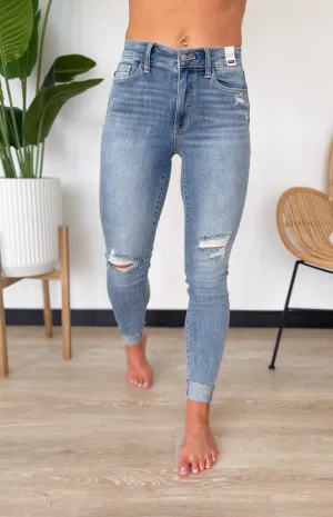 Maddie Mid Rise Skinny Judy Blue Jeans