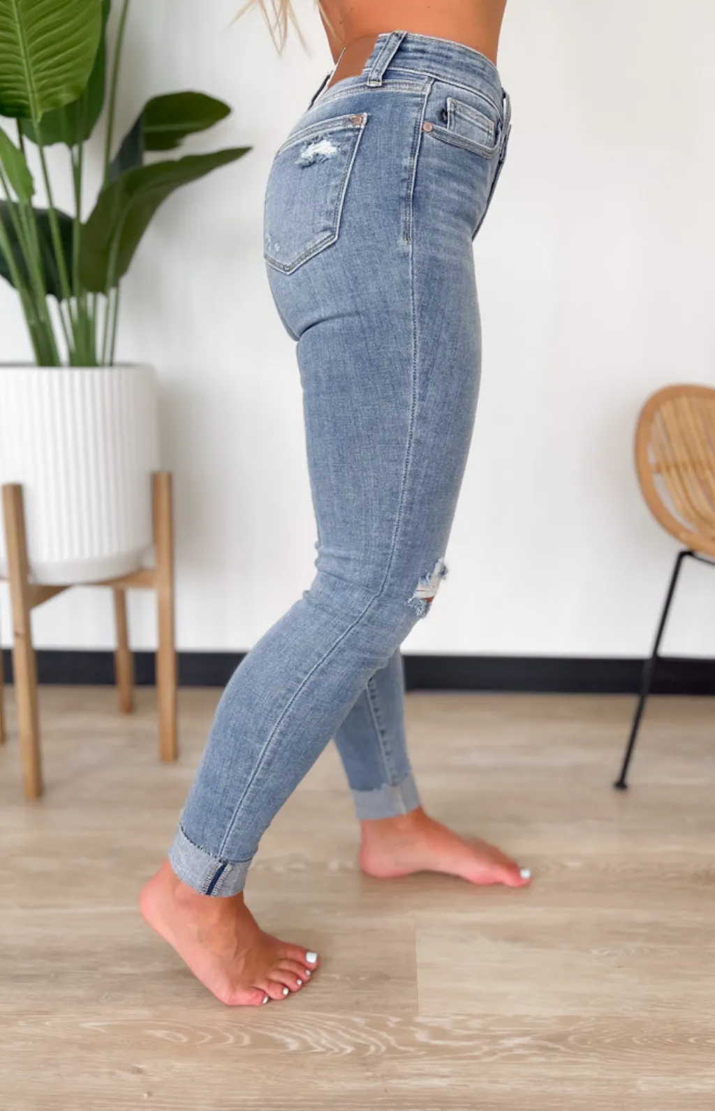 Maddie Mid Rise Skinny Judy Blue Jeans