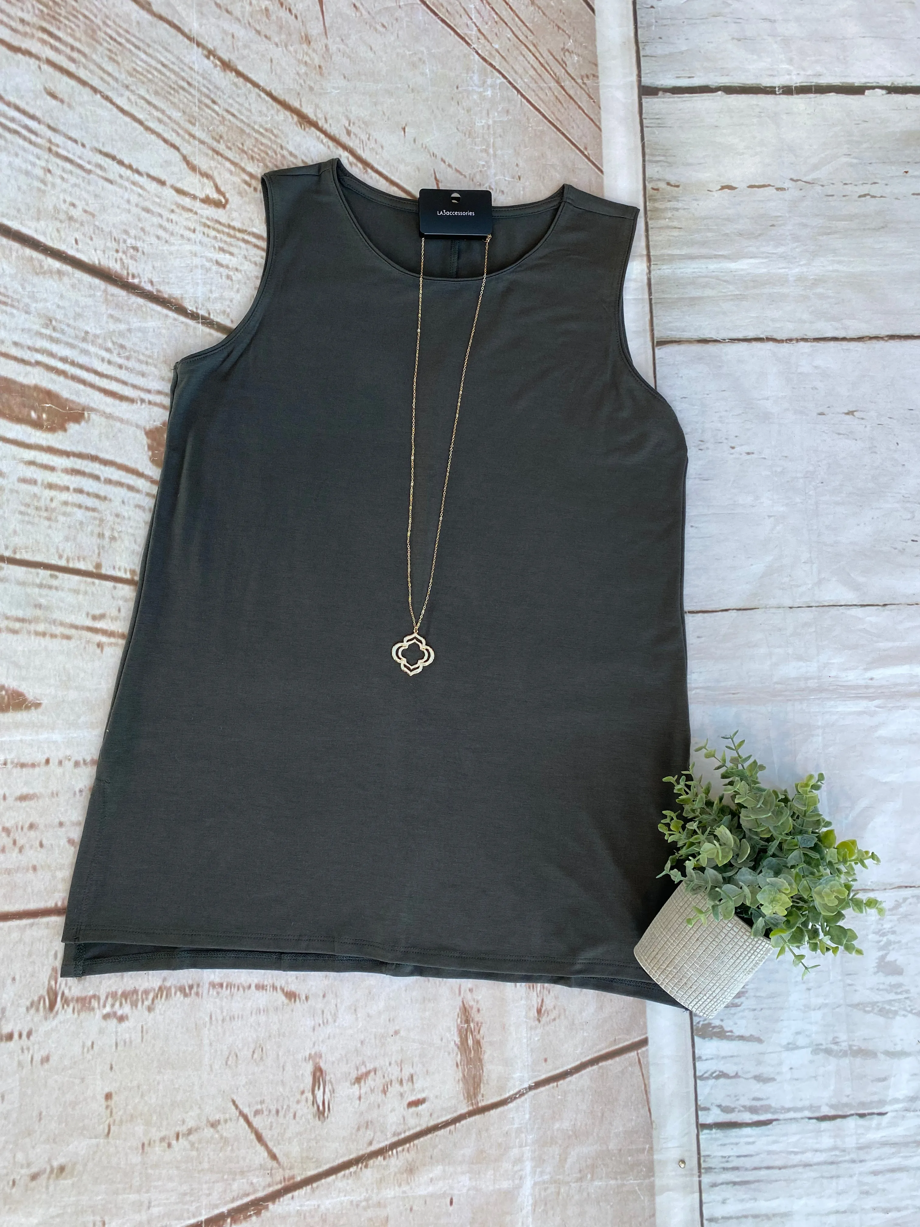 On The Regular Sleeveless Ash Grey Top (Size Small)