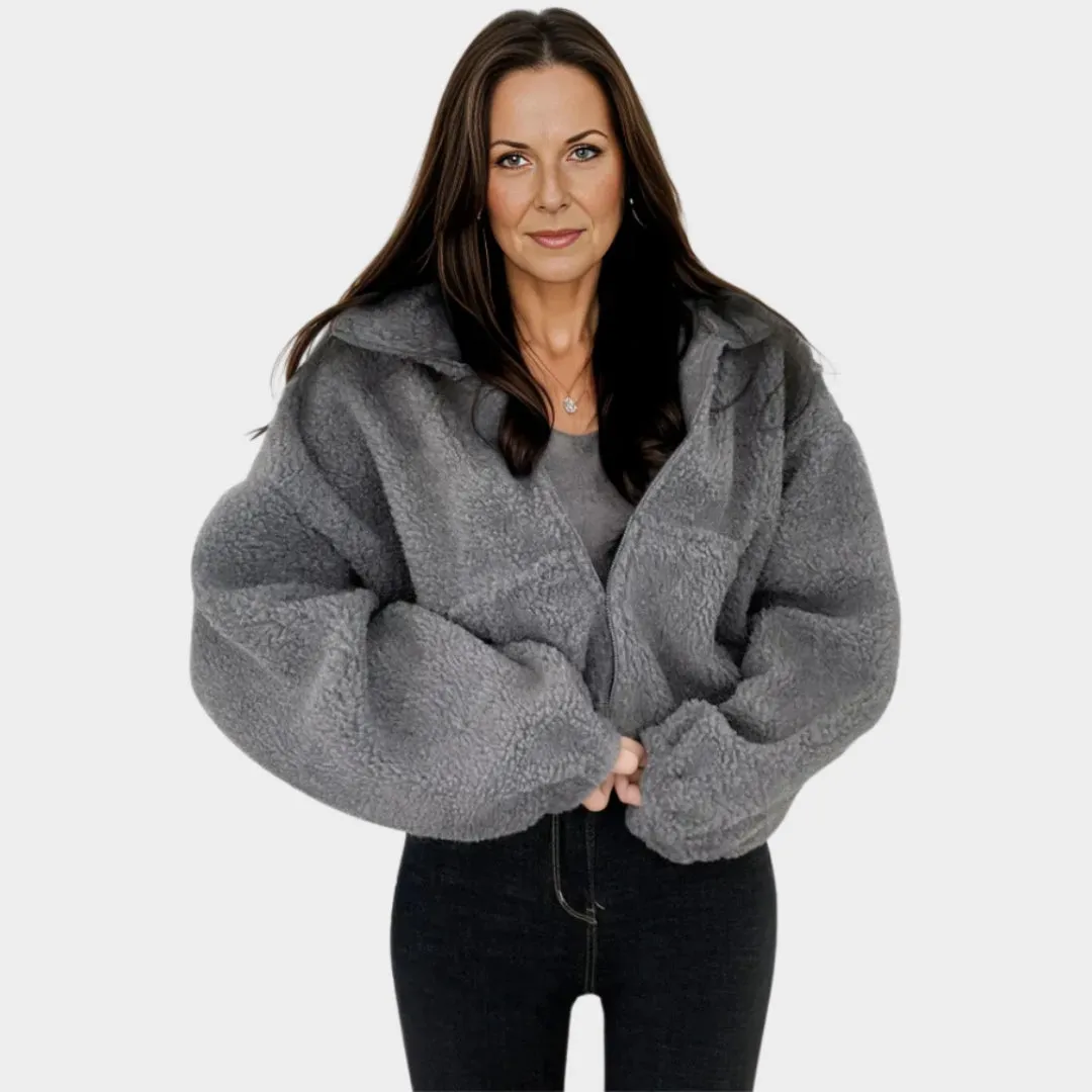 Womens Shearling Jacket  Warm Fleece Lining, Relaxed Fit, Zip-Up Collar, Winter Style