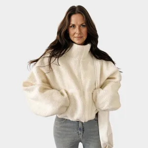 Womens Shearling Jacket  Warm Fleece Lining, Relaxed Fit, Zip-Up Collar, Winter Style